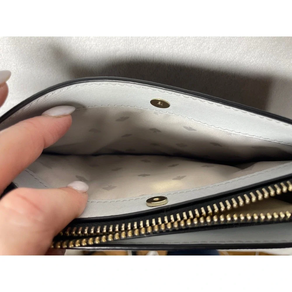 kate spade darcy small slim crossbody bag wallet quiet luxury old money preppy